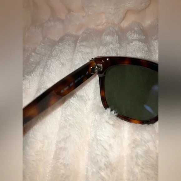 YSL Sunglasses - Picture 12 of 17